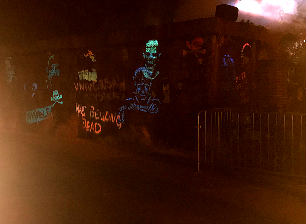 It's not the clearest picture I could get, but here's a look at the exterior design of the Universal Monsters maze