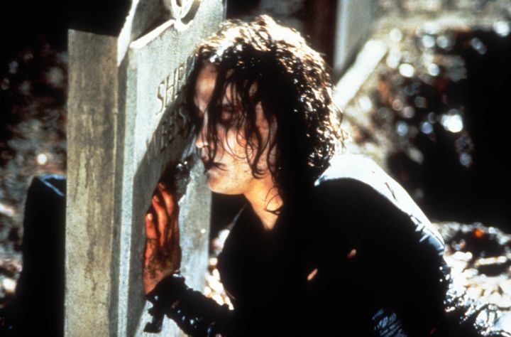 Brandon Lee as Eric Draven in the Crow (© Miramax Films)