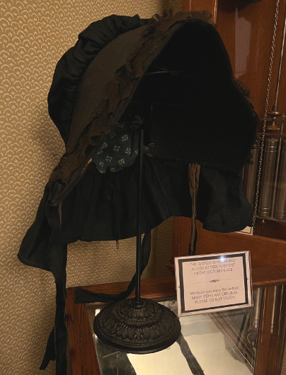 Victorian mourning fashion