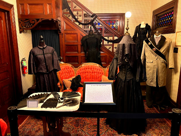 Victorian mourning fashion