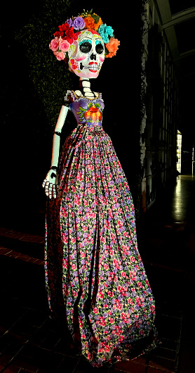 Day of the Dead statues
