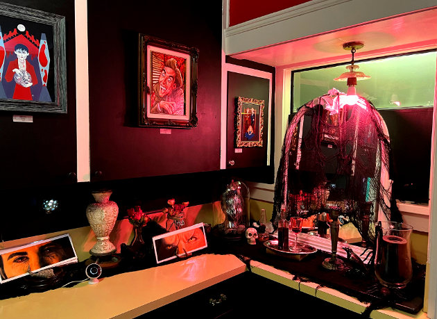 "Bite Me!" Vampire Exhibit at SugarMynt Gallery