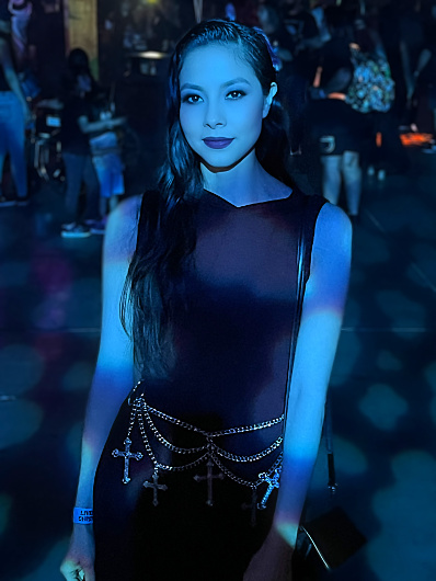 Vamp Jenn in the Hall of Shadows at Midsummer Scream