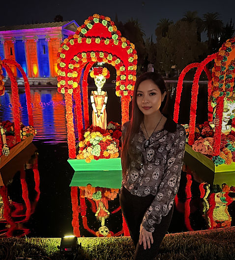 Vamp Jenn celebrating Dia de los Muertos at Hollywood Forever