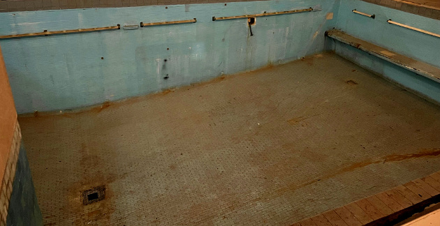 The Queen Mary swimming pool