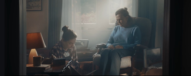 Shona McHugh as Fiona and Sheila Grier as Maeve