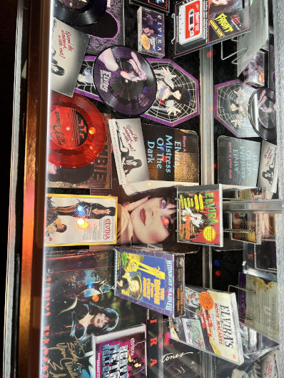 Yours Cruelly, Elvira XXperience