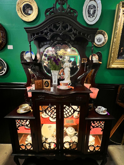 Miss Havisham's Curiosities & Veneration of Light