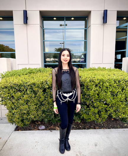 Vamp Jenn at Ve Neill’s Vampire Weekend