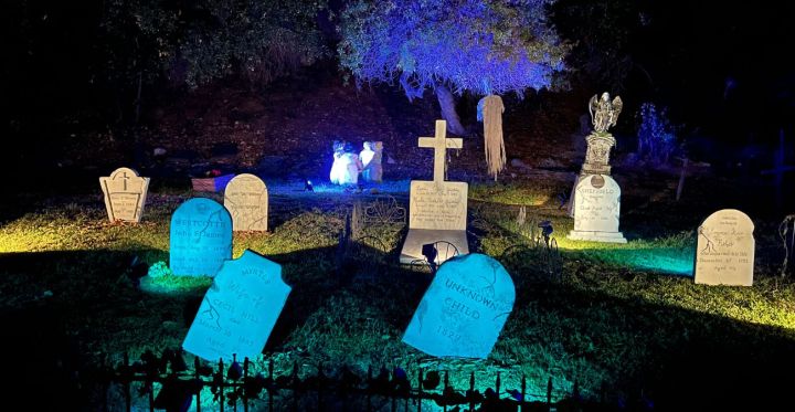 Halloween haunt graveyard