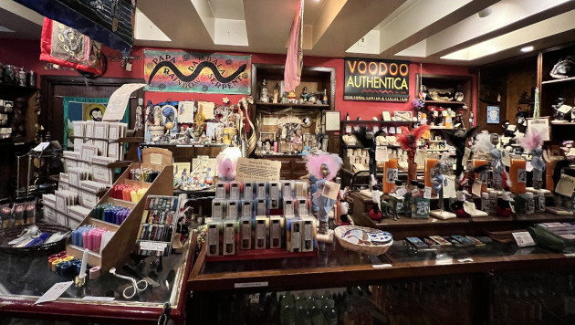 Inside Voodoo Authentica