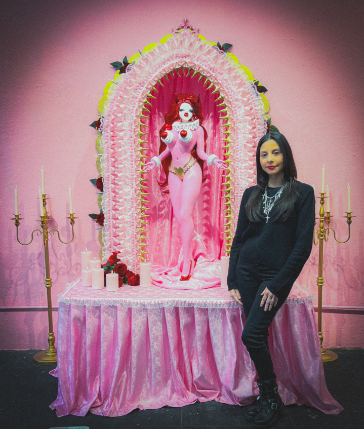 Vamp Jenn at the Creepy Gals Bloodline exhibit at Superchief Gallery