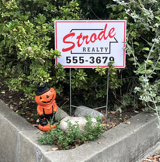 SugarMynt Gallery's Halloween walking tour