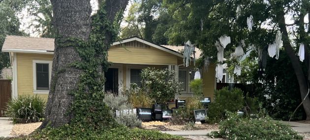 South Pasadena home embracing Halloween